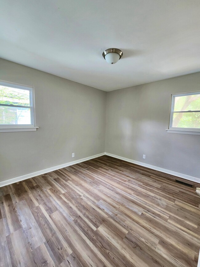 Photo - 2805 32nd Way SW