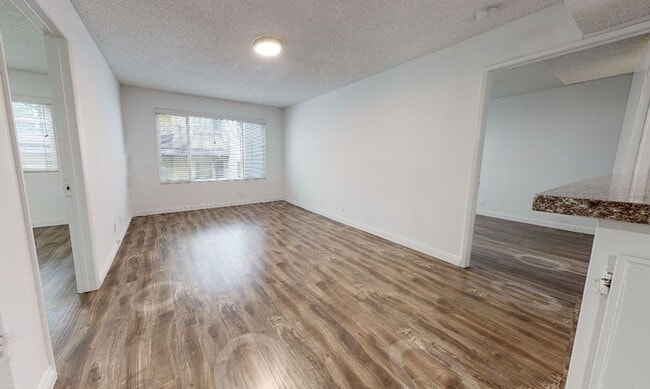 Photo - 5050 Klump Ave