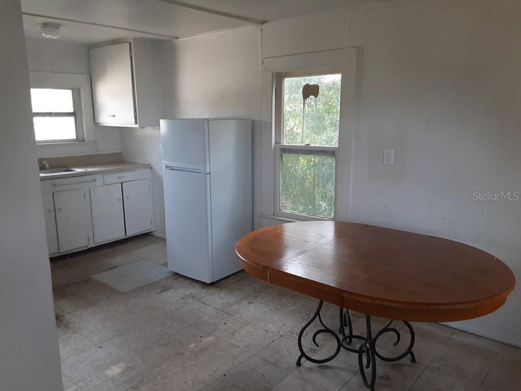 Photo - 414 1/2 S Miami St Unit Apt A