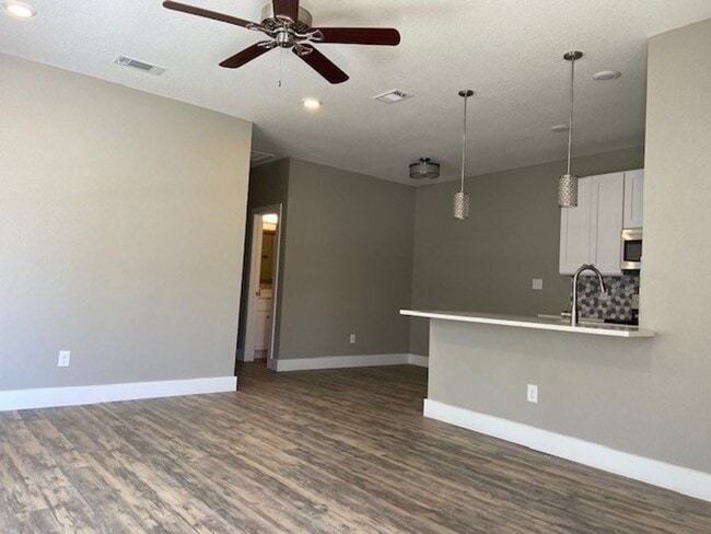 Photo - 8004-8006 Doreen Avenue Unit 8006