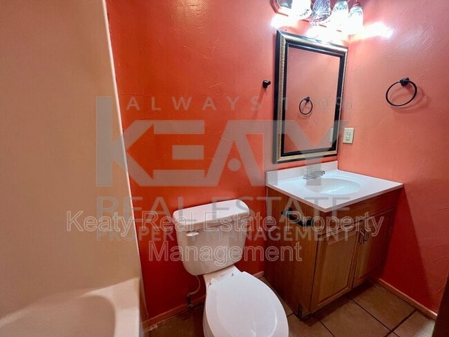 Photo - 108 Meudon St