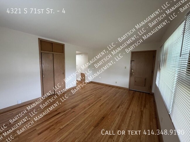 Photo - 4321 S 71st St Unit 4