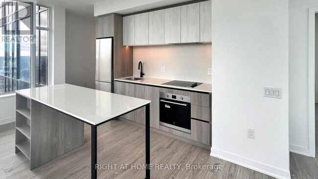 Photo - 2495 Eglinton Ave W Unit 809