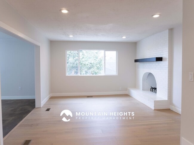 Photo - 8589 Kings Hill Dr