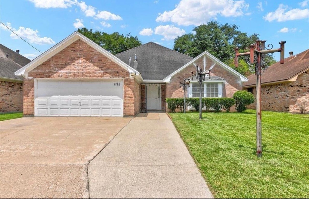 Photo - 1119 Meadowvale Dr