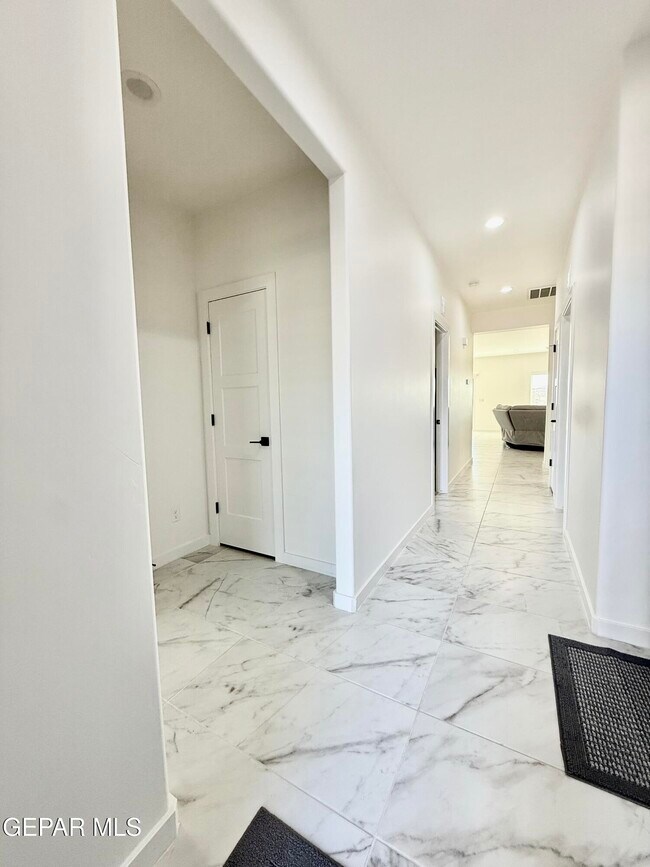 Photo - 15052 DESTINATION