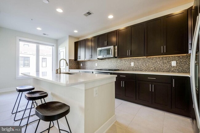 Building Photo - 1224 Main Line Blvd Unit 102