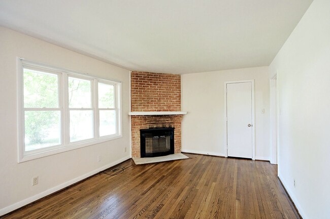 Photo - Move-in Ready Small Pet-Friendly Home