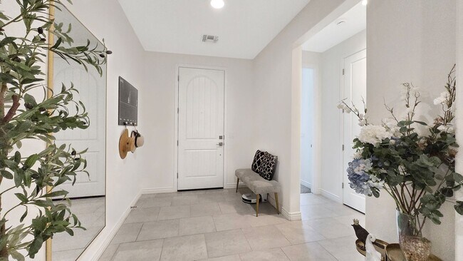 Photo - Beautiful like new home! Lots of sq ft on a single level!