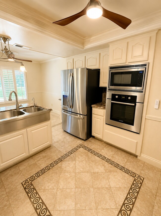 11785 Avenida Sivrita