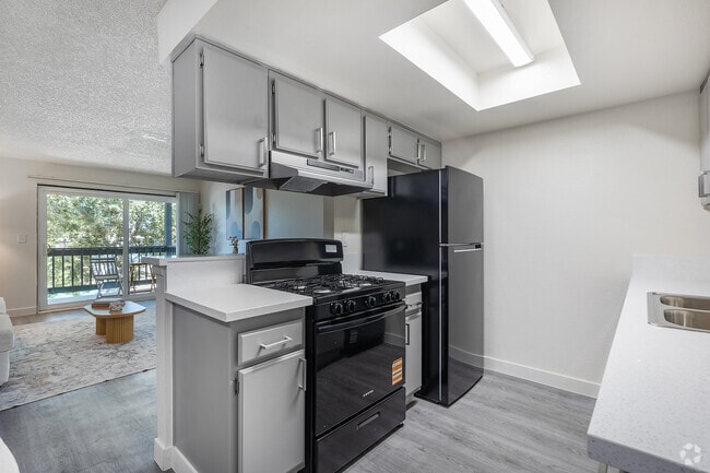 3BR, 2BA - 1,058SF - Kitchen