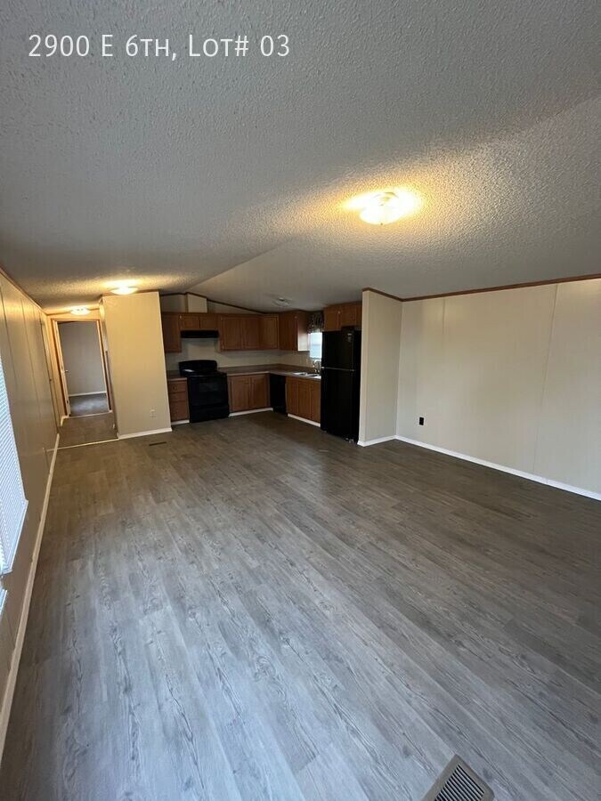 Photo - 2900 E 6th Ave