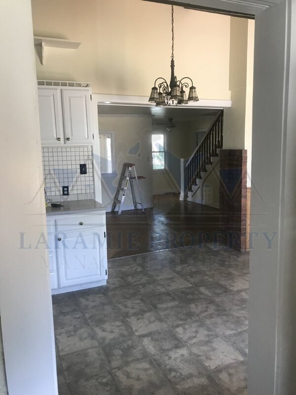 Photo - 911 E Steele St