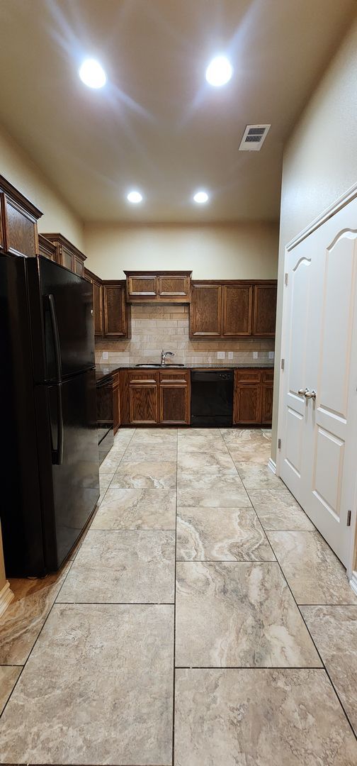 5605 Settlers Ct