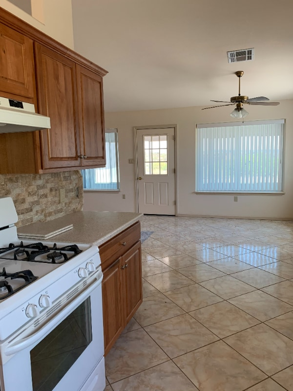 Photo - 907 Skyline Dr