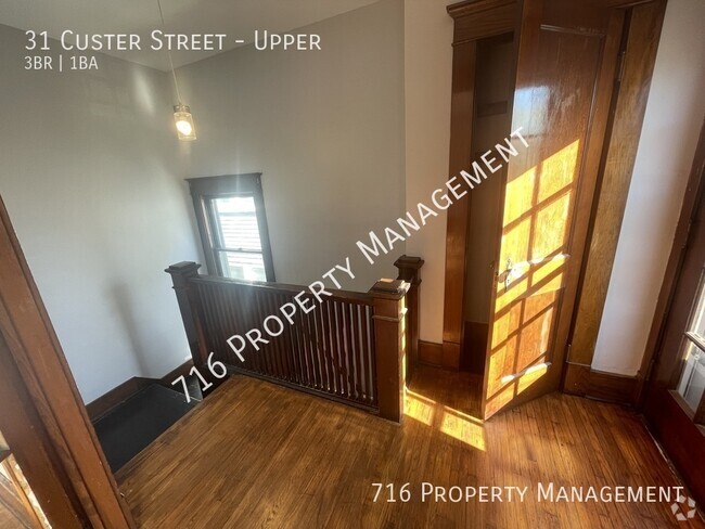 Building Photo - Spacious 3BR Apartment near UB South Unit Upper