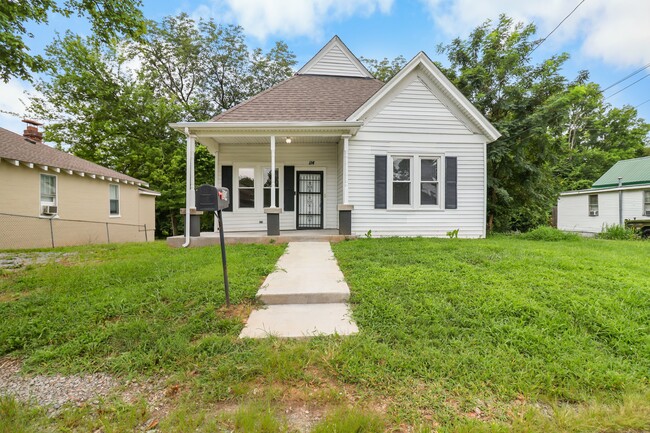 Building Photo - 114 Emory St