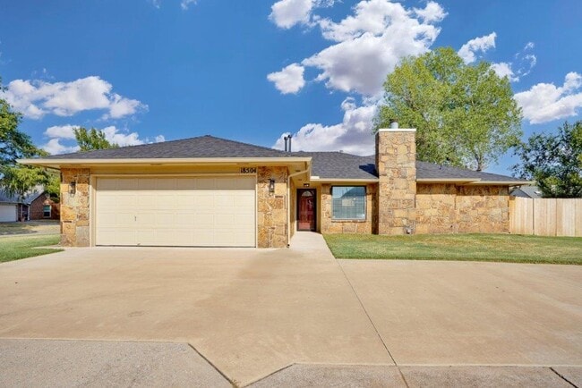 Building Photo - 18504 Laurel Oak Dr