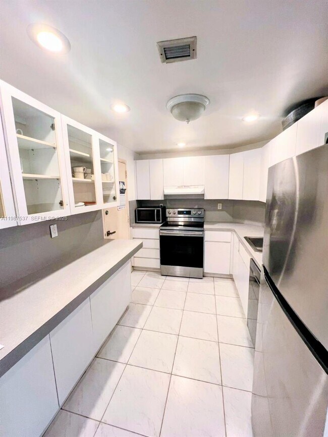 Photo - 300 Bayview Dr Unit 915