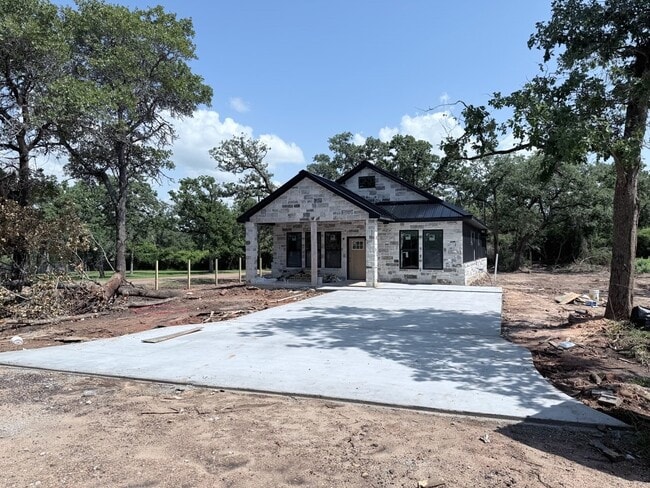 Photo - 306 Mistletoe Cir