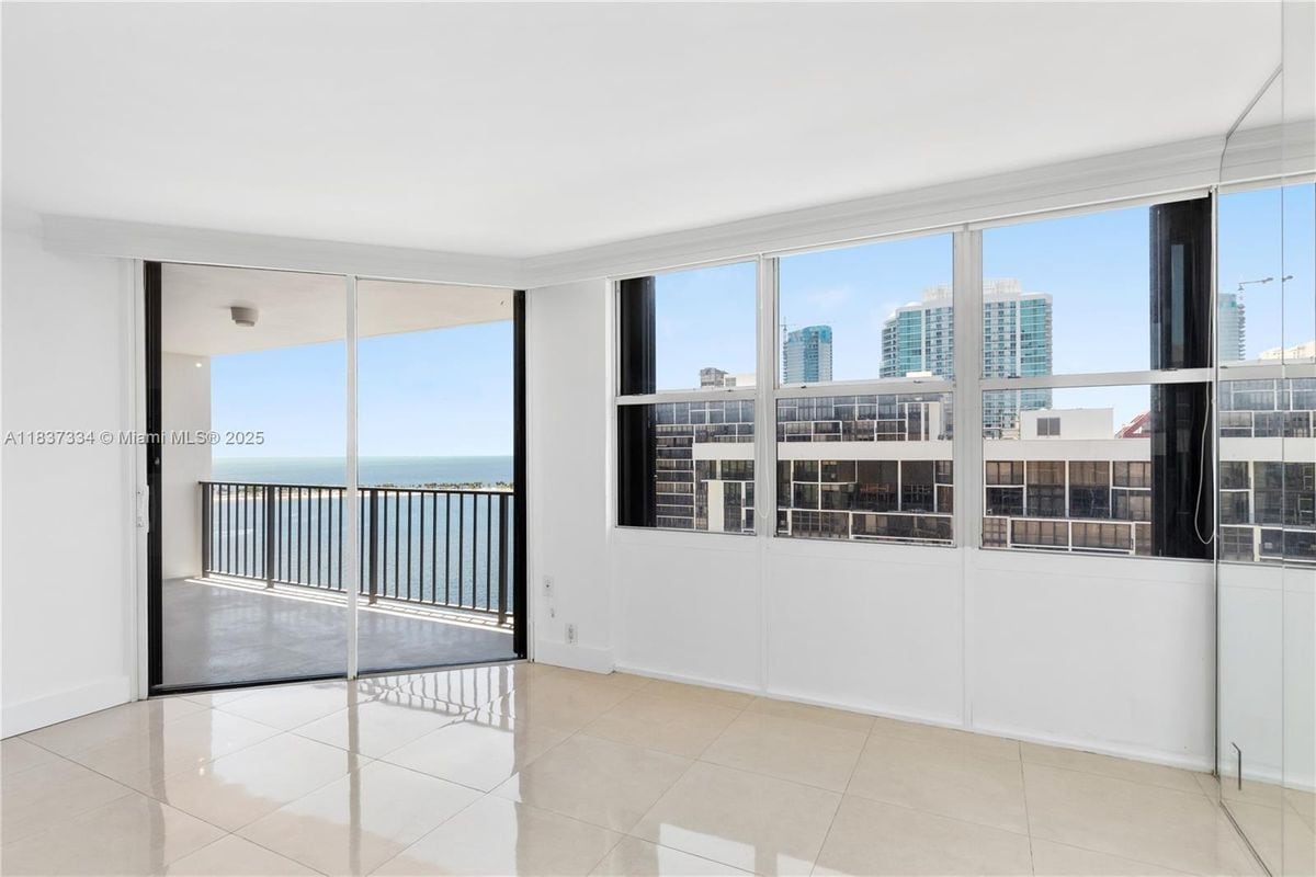 Photo - 1901 Brickell Ave Condo