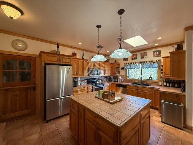 1847 Solomon Cir