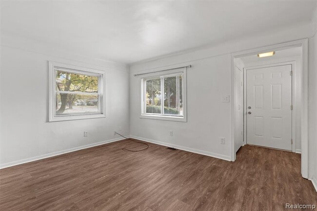 Photo - 13263 Frazho Rd