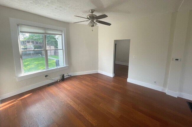 Bright & Open Living Room / Dining Room