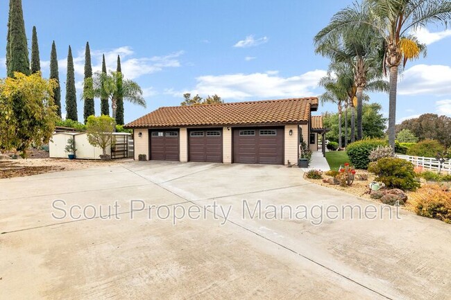 Photo - 1028 Capra Way House