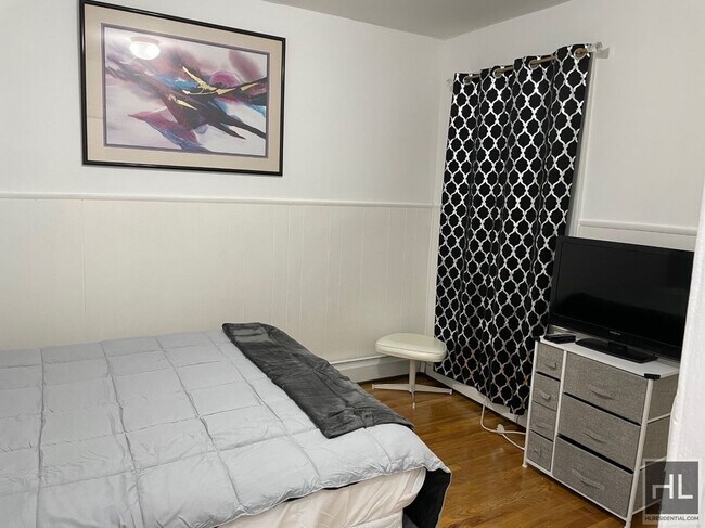 Photo - WOODHAVEN BOULEVARD Unit 2