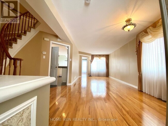 Photo - 684 Wild Shore Cres