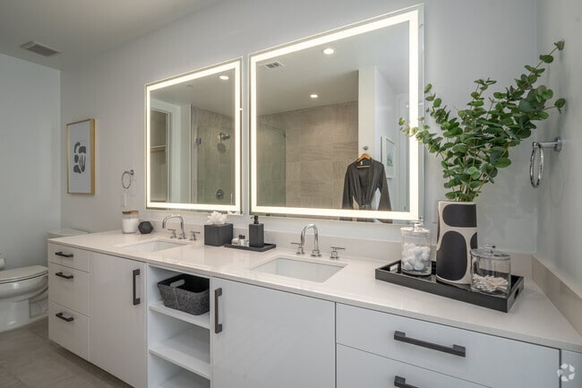 1BR, 1BA - 884SF - Bathroom