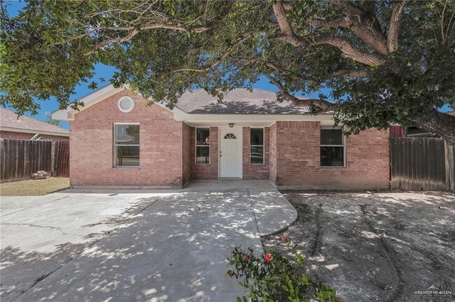 Photo - 18 West Dr