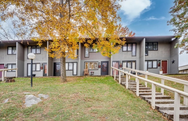 Building Photo - 2 Bedroom 1 Bath Condominium Located in Johnson City, TN