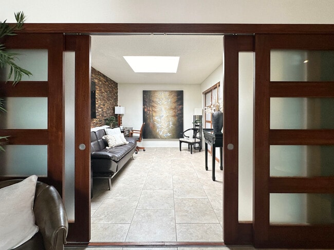 Building Photo - 8552 E Indian School Rd Unit C