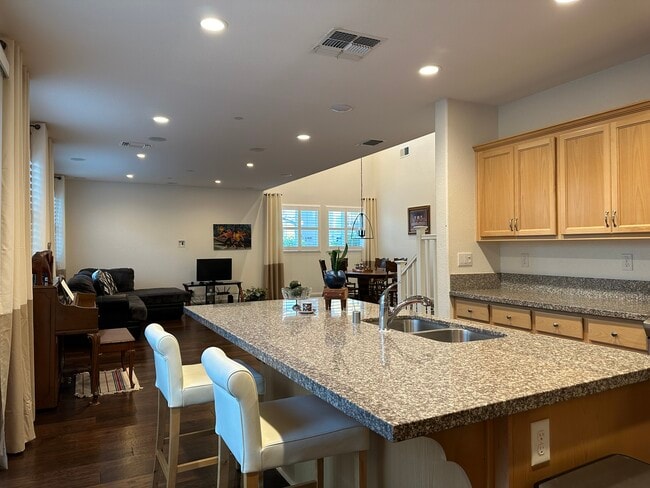 Photo - 101 Clematis St