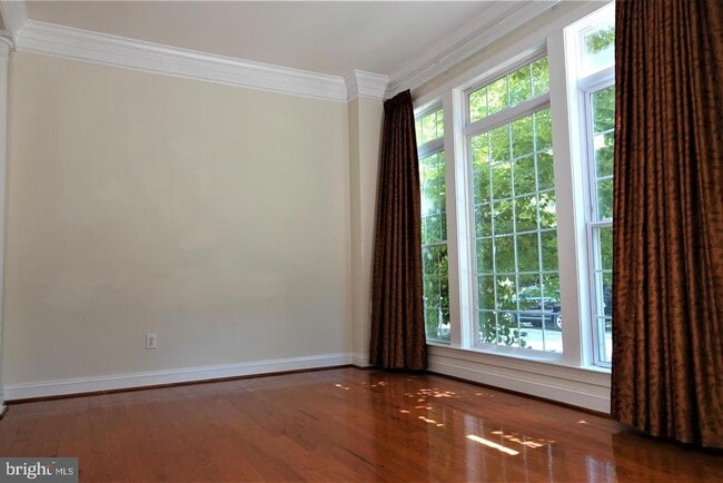 Photo - 1115 Crestfield Dr