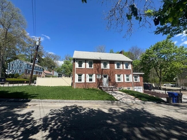 Building Photo - 82 Arlmont St