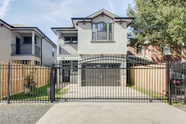 Building Photo - 6627 Apollo St