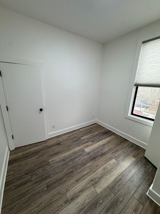 Photo - 412 8th St Unit 4