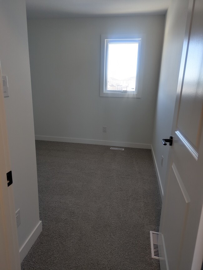 Photo - 117 Yasmin Ali Cres