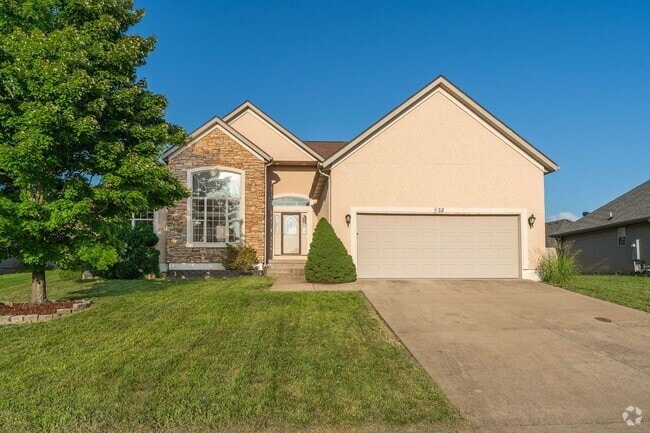 Building Photo - Available NOW! Rental