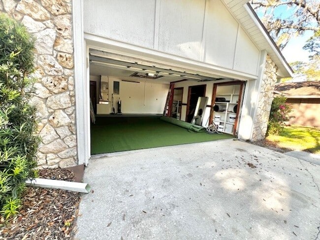 Photo - 320 Columbus Cir