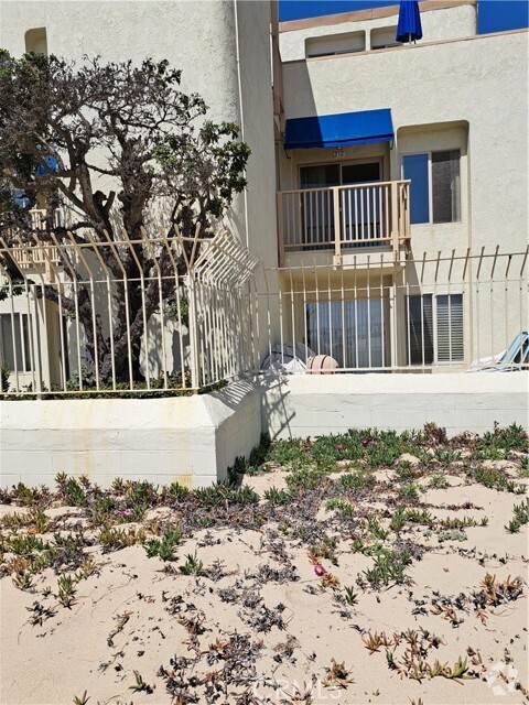 Building Photo - 711 Pacific Coast Hwy Unit 216 Rental