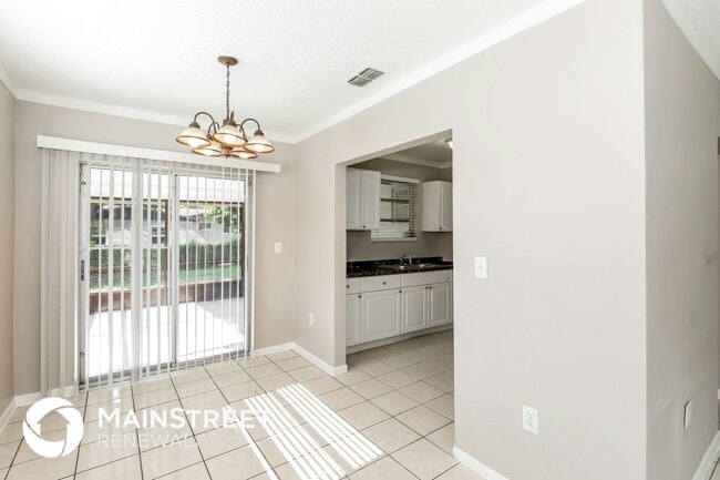 Photo - 381 NE 164th St