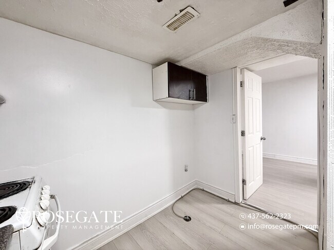 Photo - 2-Bedroom Apartment with Parking & Dual Closets – Scarborough Unité 2