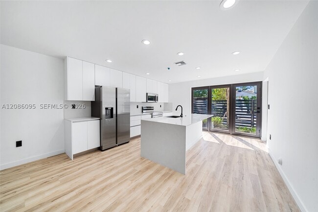 11 NE 51st St