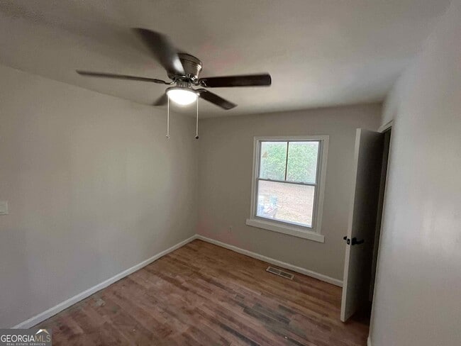 Photo - 1734 Cahoon St SW