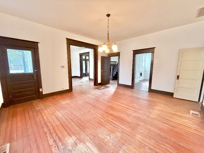 Photo - 517 W Hull St