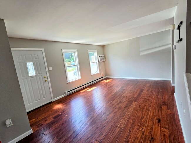 Photo - 5657 Wood Ln